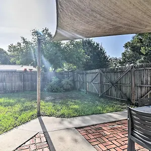  Holiday home Idyllic Escape With Patio 4 Mi To Beach!