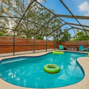  Holiday home Tropical Oasis Fl